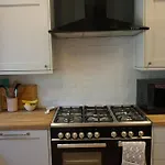 Lovely 1-Bedroom Flat In Wimbledon